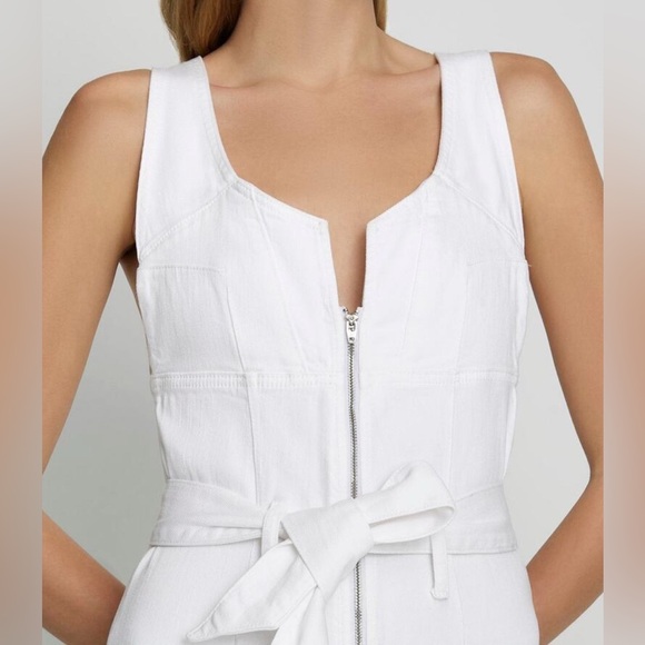 7 For All Mankind NWT Women’s White Denim Zip Front Flare Jumpsuit Size XS - Picture 3 of 10